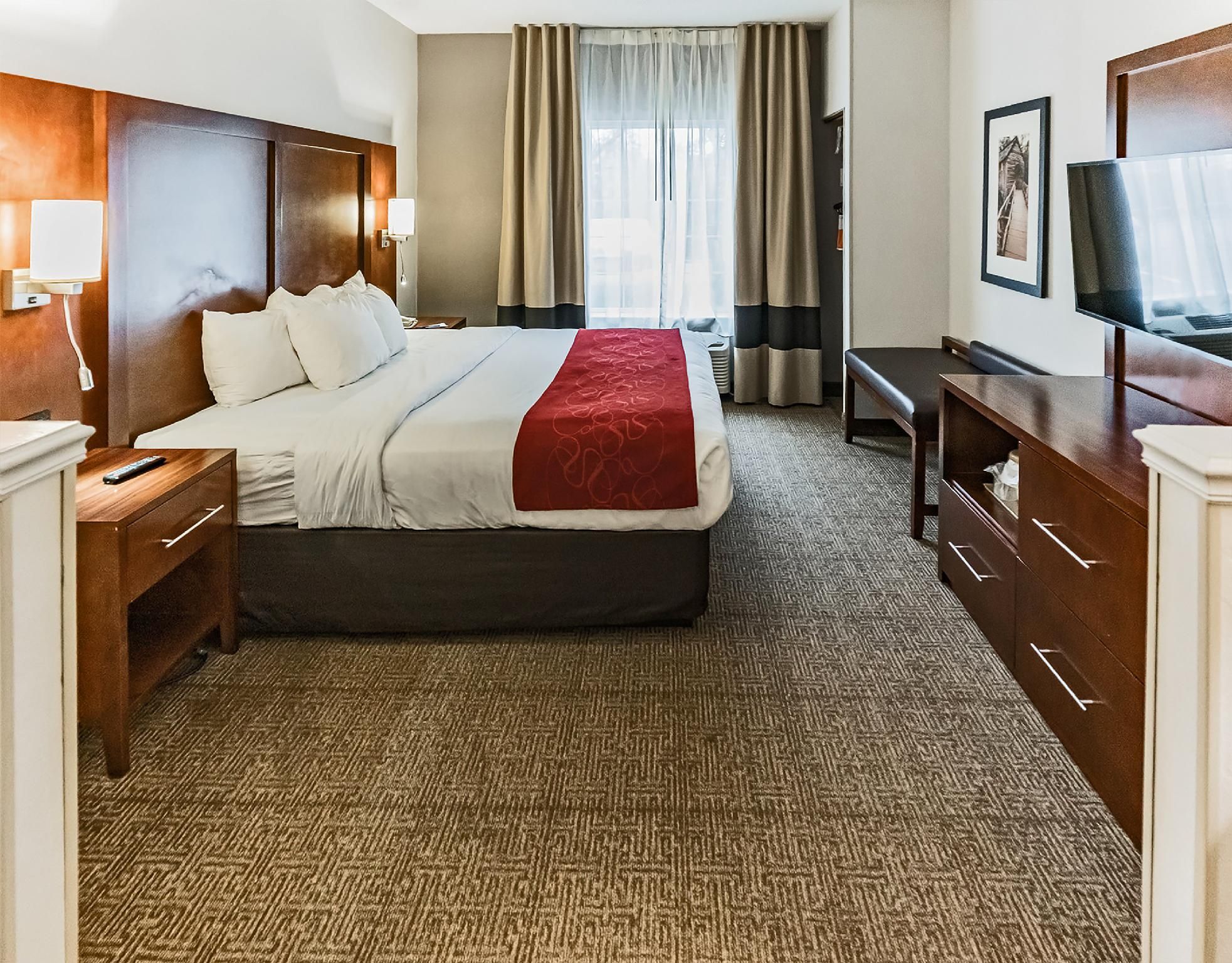 1 Queen Bed Mobility Accessible Hearing Impaired, Roll-In-Shower