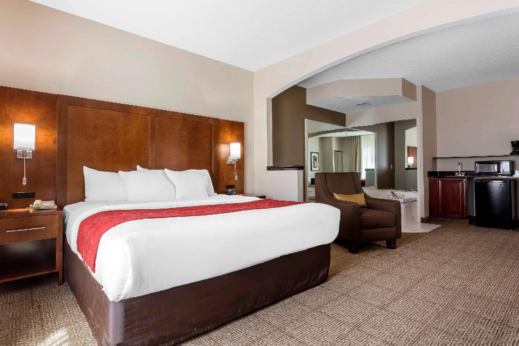 1 King Bed Premium