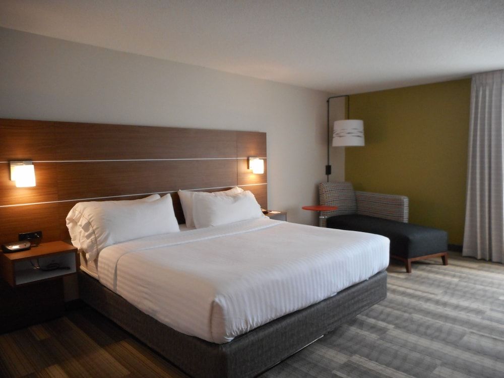 Standard Room, 1 King Bed