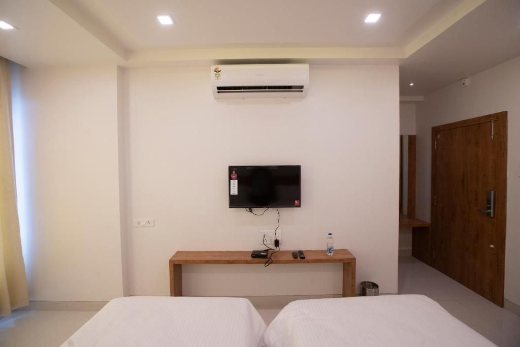 The Orange Flag Renuka Hotel  Classic Twin Room