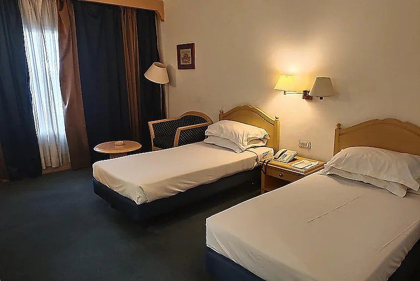 Centaur Hotel, New Delhi (Near Igi Airport) Standard Twin Room 9