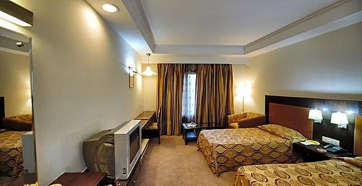 Centaur Hotel, New Delhi (Near Igi Airport) Standard Twin Room 6