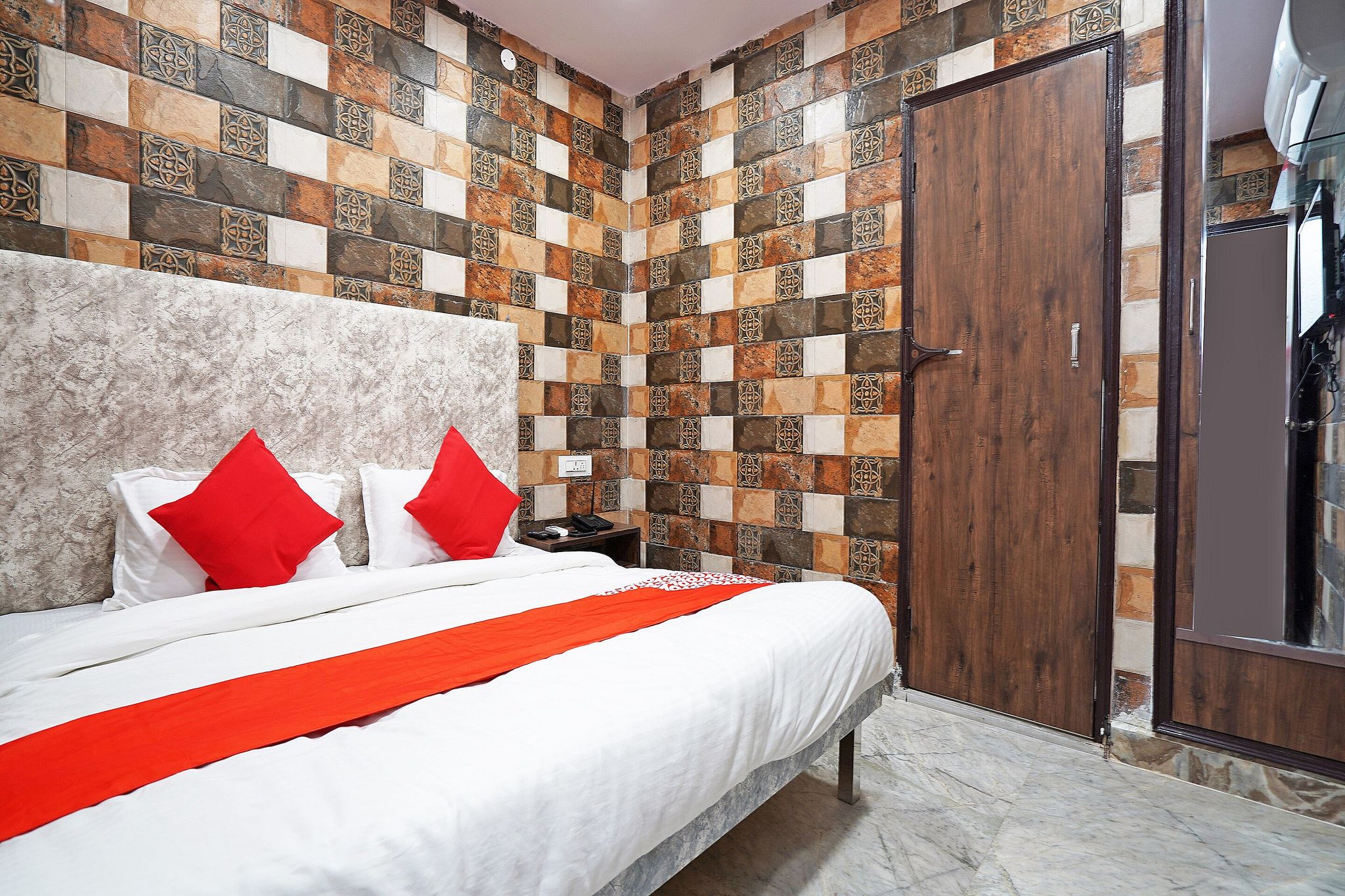 OYO Hotel Park View Near Adarsh Nagar Metro Station Classic 15