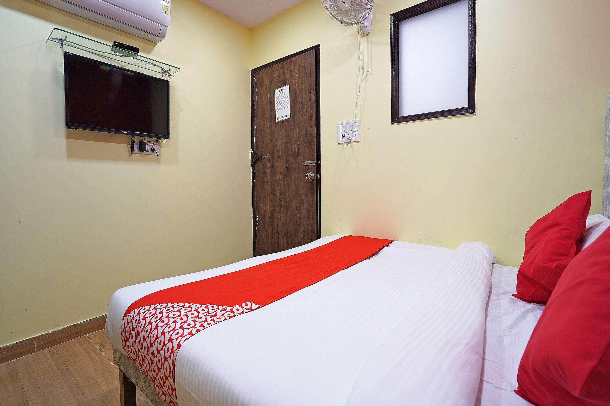 OYO Hotel Park View Near Adarsh Nagar Metro Station Classic 12
