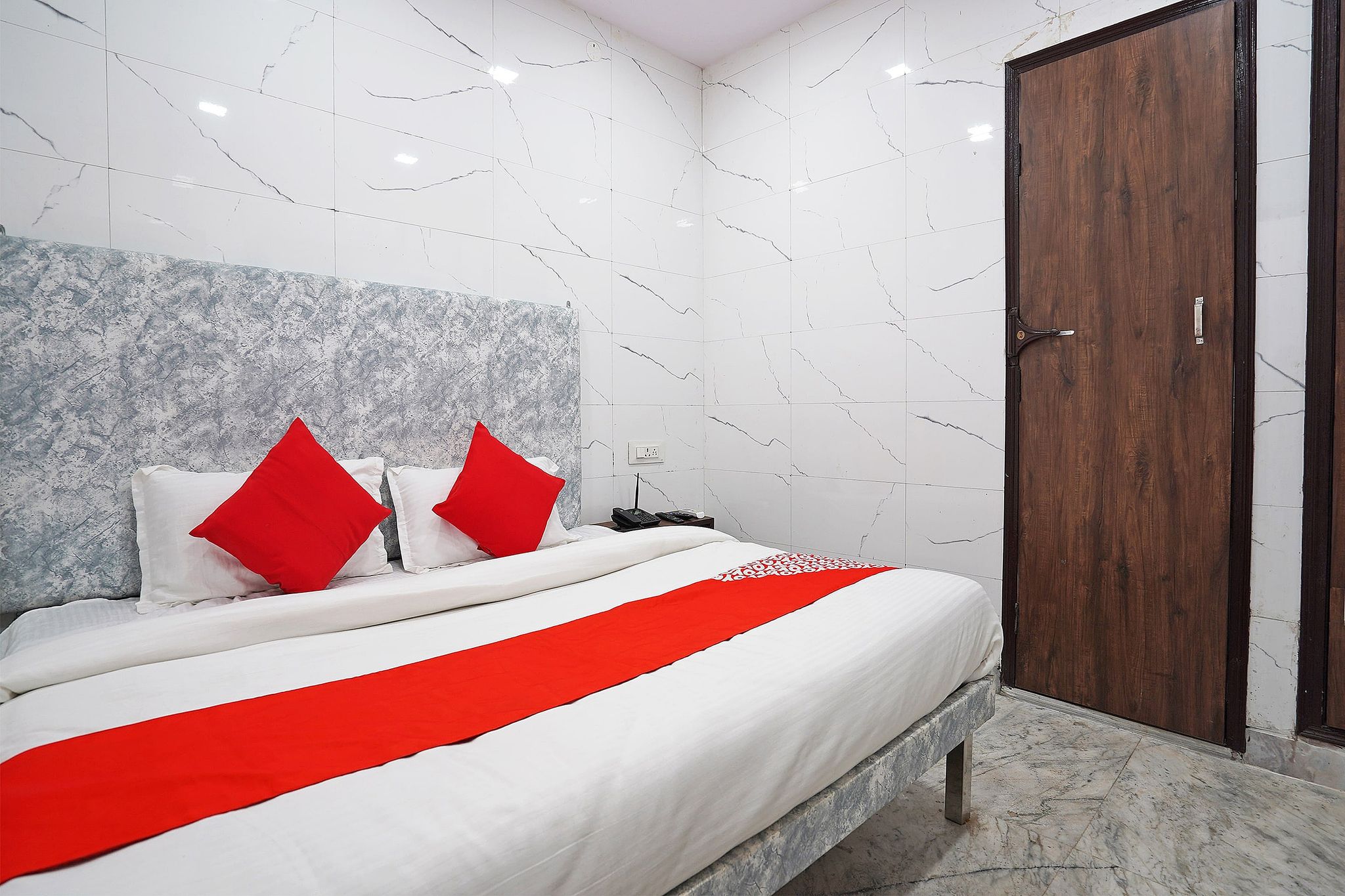 OYO Hotel Park View Near Adarsh Nagar Metro Station Classic 6