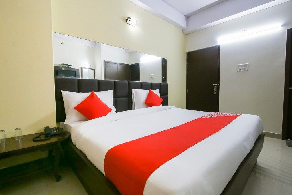 Hotel O Flagship Hotel Kanha Classic Deluxe Room with Balcony 3