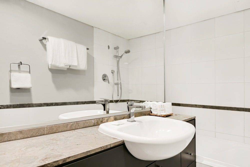 Mantra Sydney Central Open Plan Family Suite 7