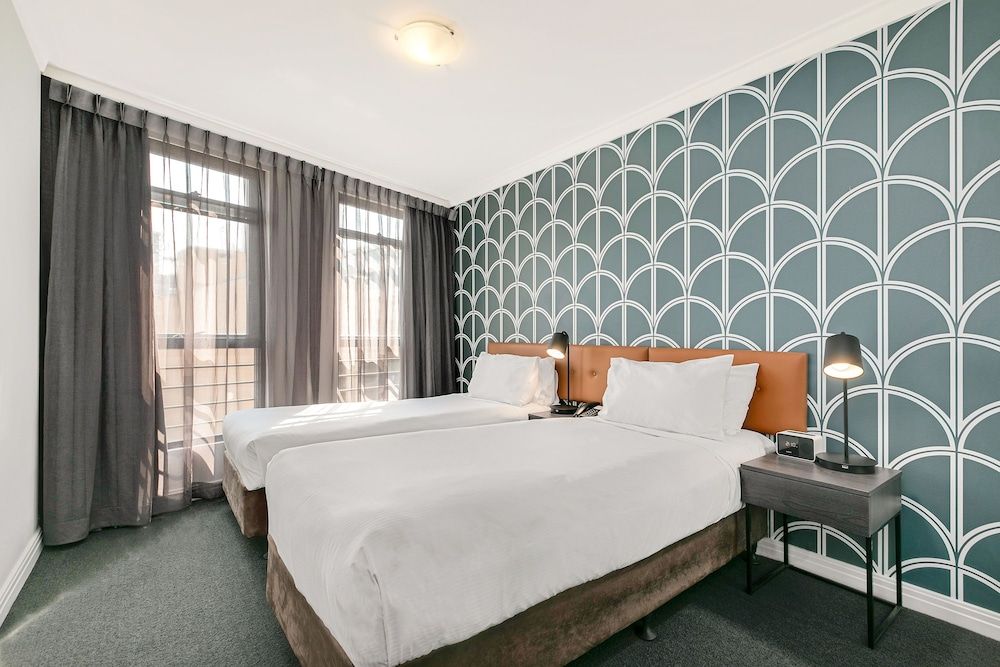 Mantra Sydney Central Open Plan Family Suite 2