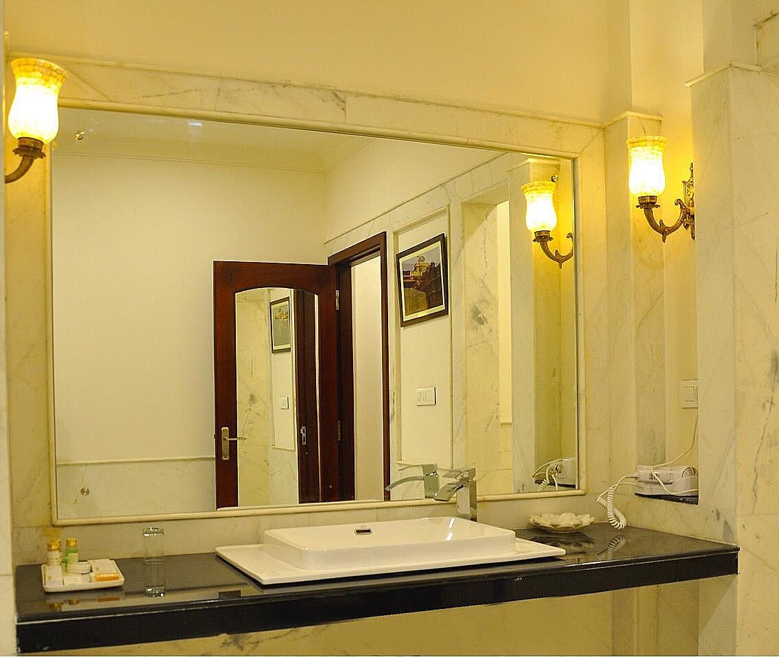 Hotel Raj Bagh Palace Deluxe Room 14