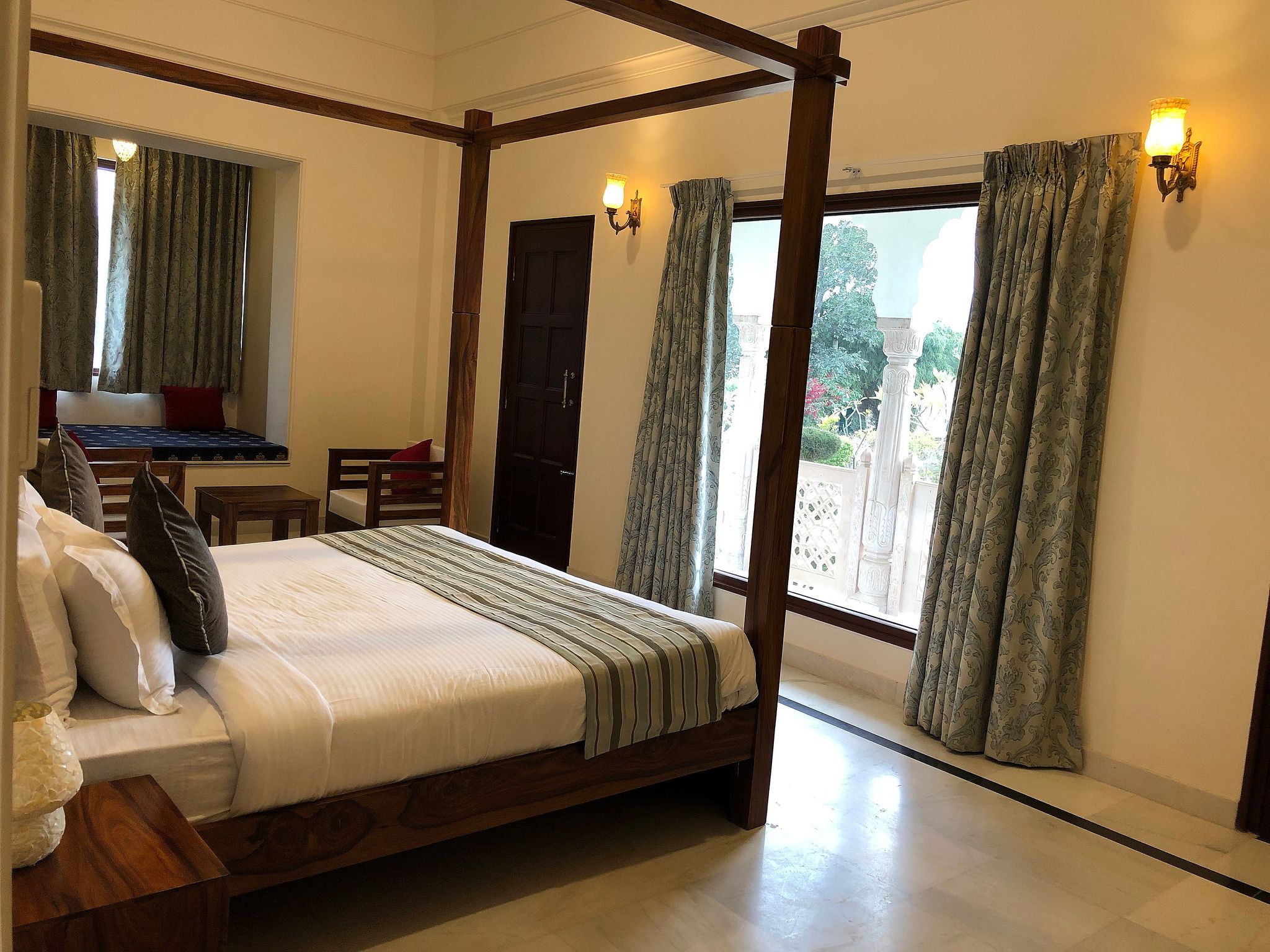 Hotel Raj Bagh Palace Deluxe Room