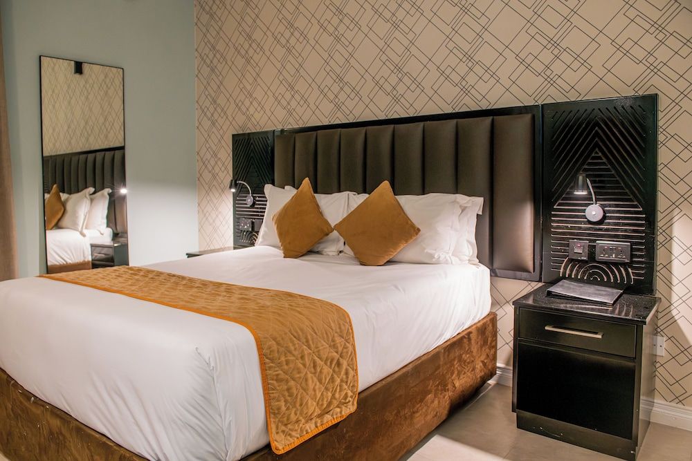 New Ambassador Hotel Standard Double Room