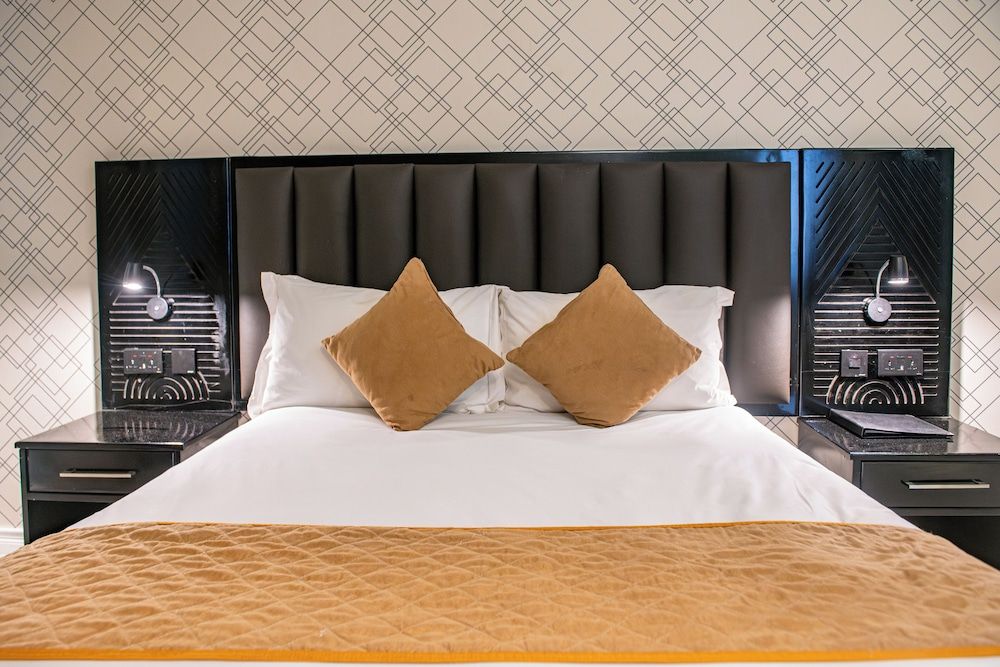 New Ambassador Hotel Standard Double Room 2