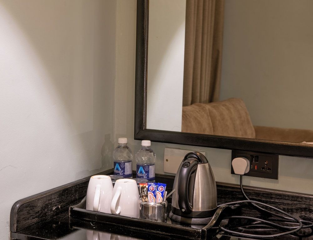 New Ambassador Hotel Standard Twin Room 21