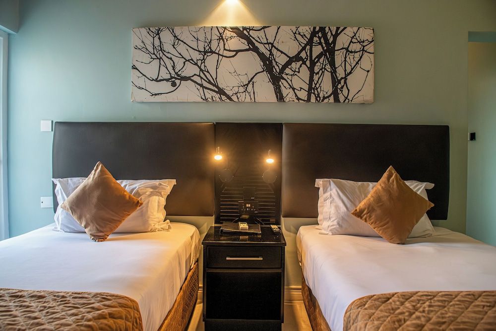 New Ambassador Hotel Standard Twin Room 9