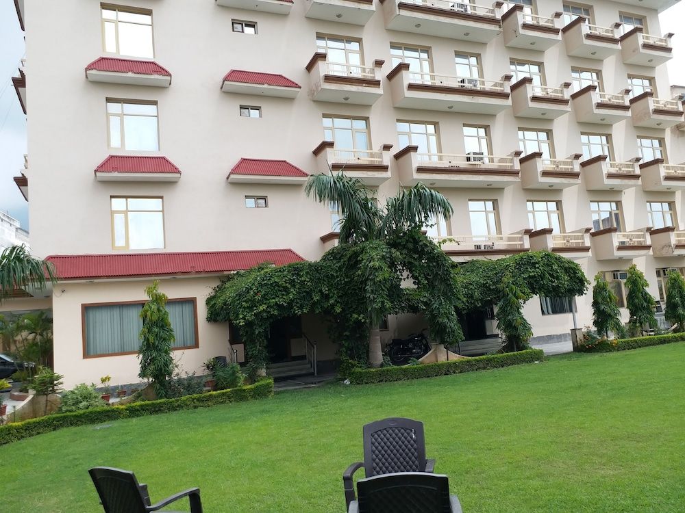 undefined Hotel Jagdamba 8