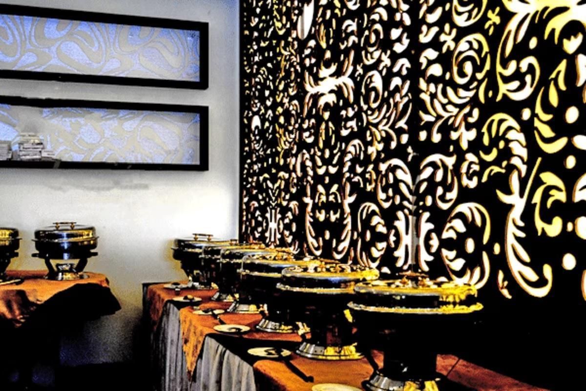 Food & Dining