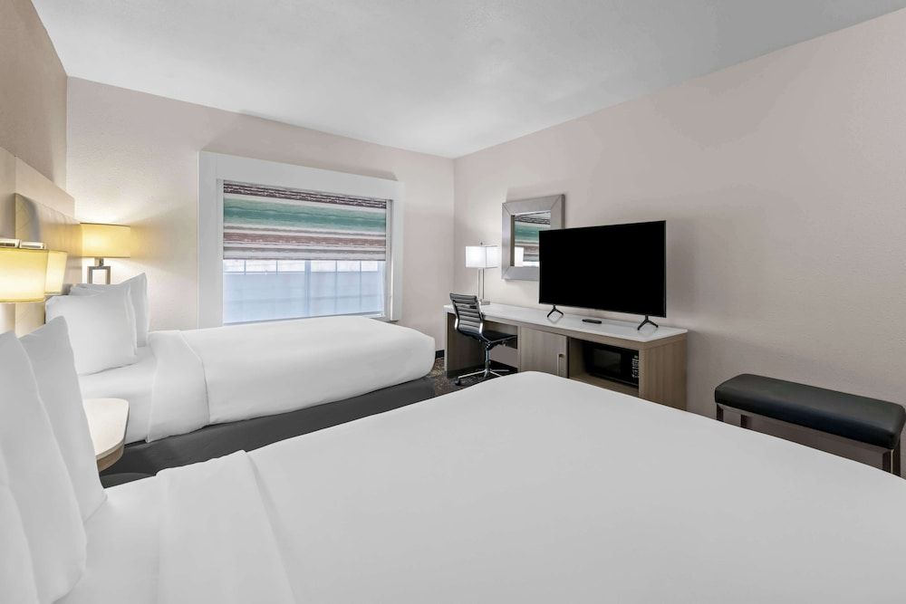 Standard Room, 2 Queen Beds, Accessible, Refrigerator