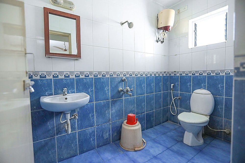 ULO Saicharan Comfort Inn Deluxe Triple Room 8