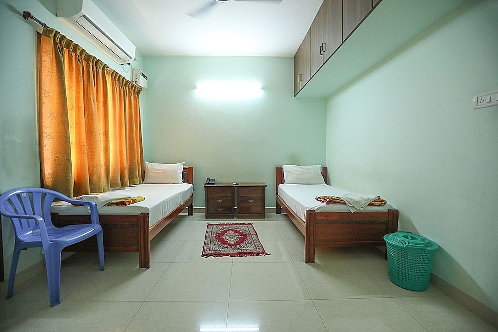 ULO Saicharan Comfort Inn Deluxe Room 10