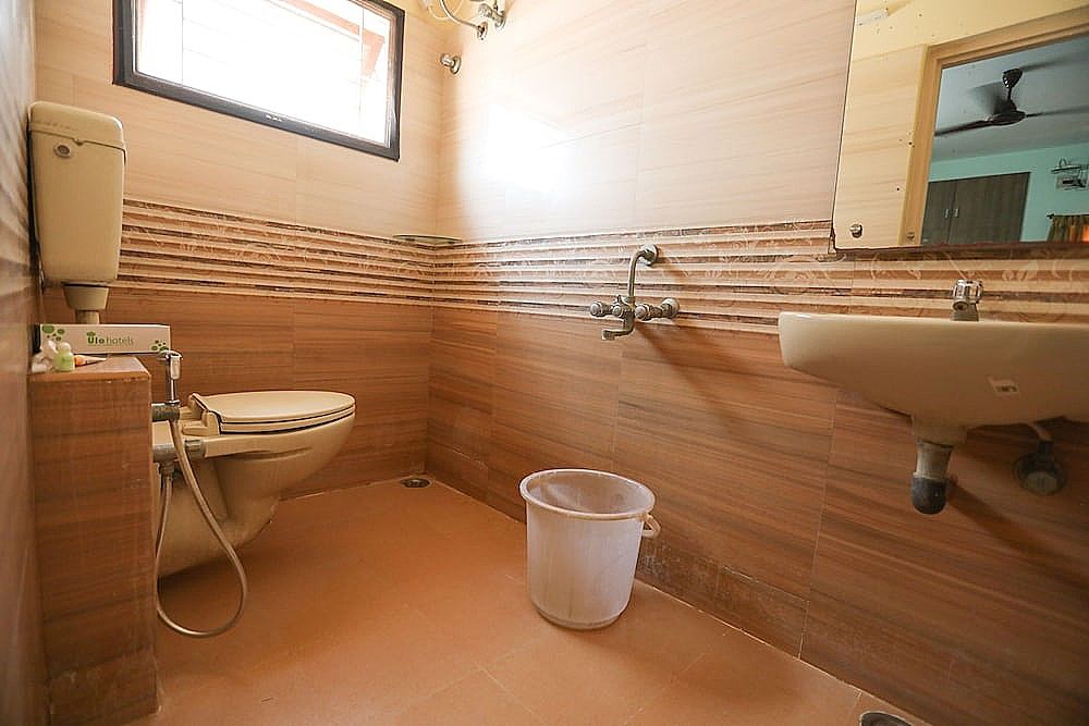 ULO Saicharan Comfort Inn Economy Room 4