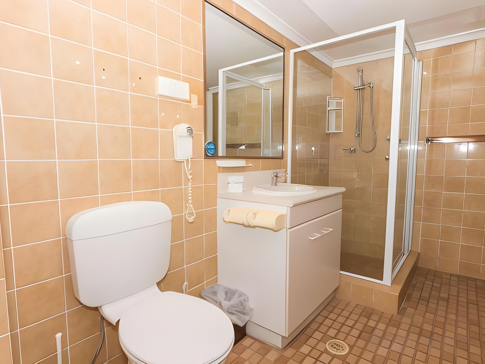 Beachcomber Surfers Paradise Budget Studio 2