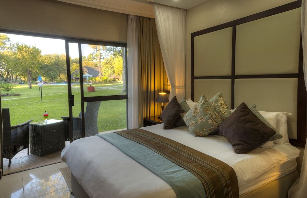 undefined A'Zambezi River Lodge 2