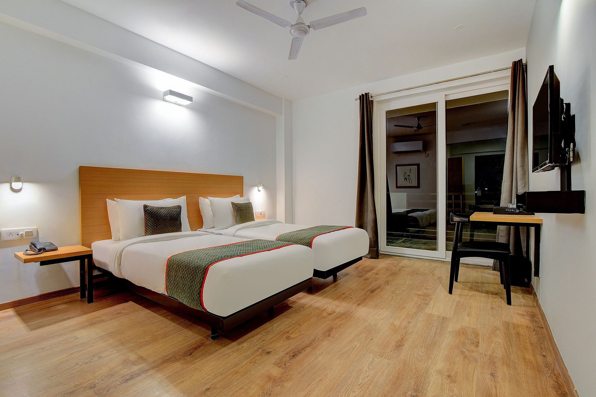 Townhouse Infinity stays Classic Room 6