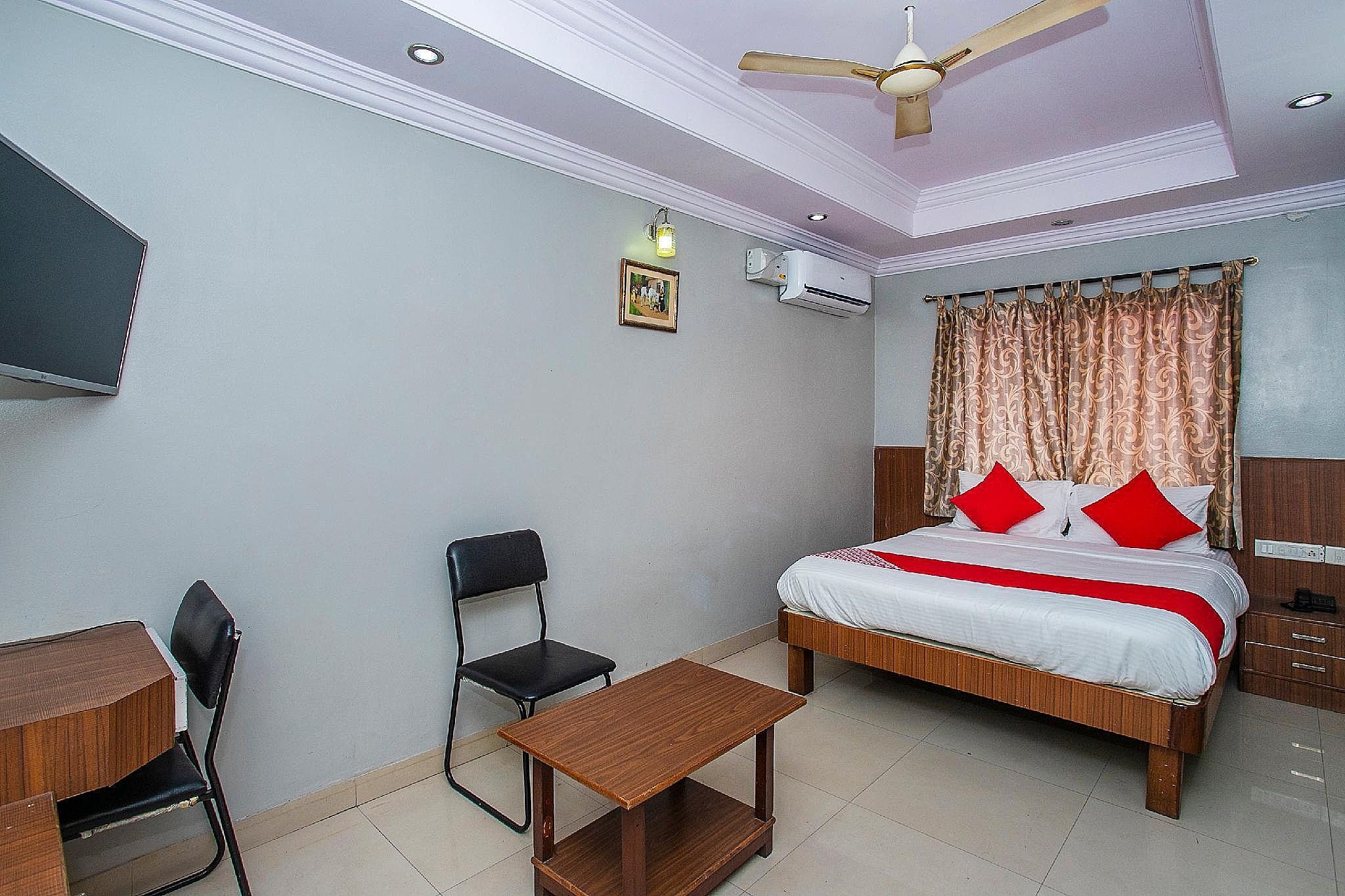 undefined Hotel O White Fort Near Lalbagh Botanical Garden 9