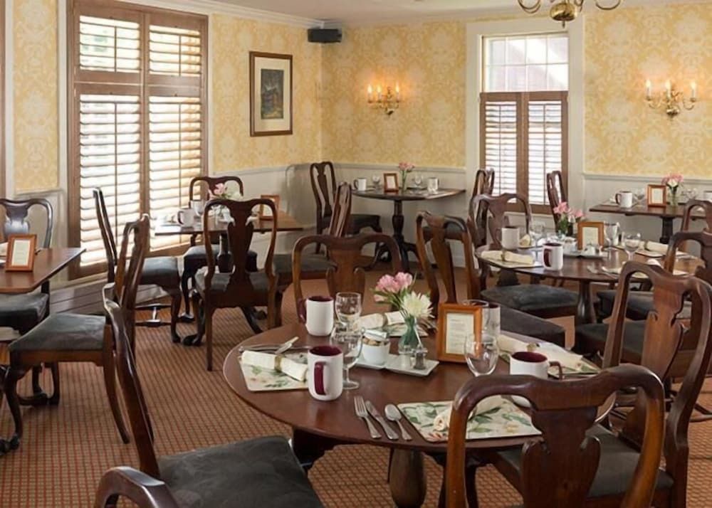 undefined Rock Star Hotel 10