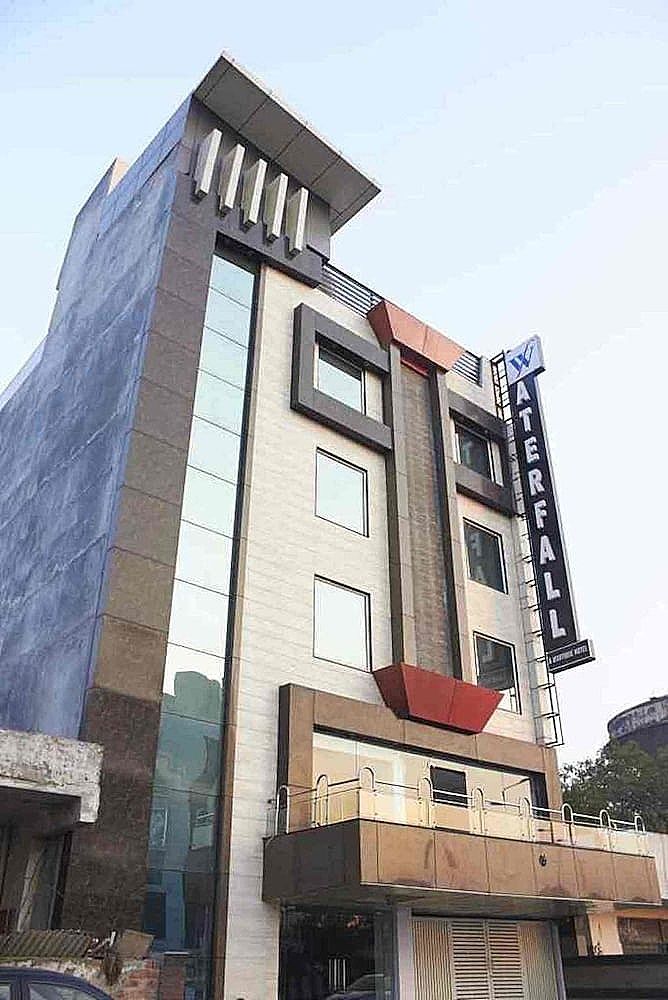 undefined Hotel Waterfall 8