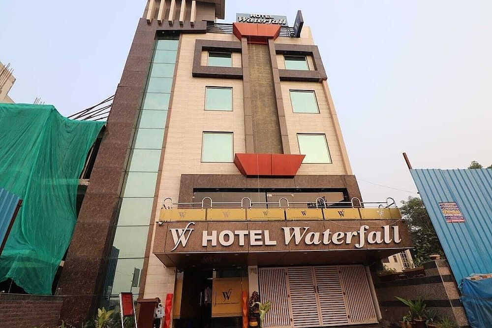 undefined Hotel Waterfall 10