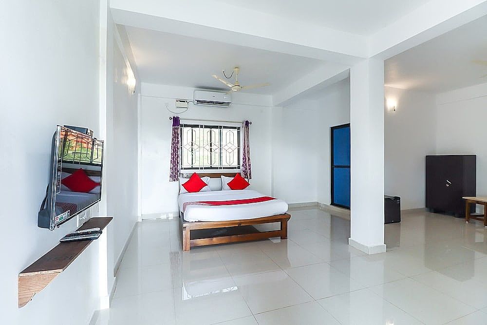 OYO 65004 La Vihan Resort Deluxe Double Room 2