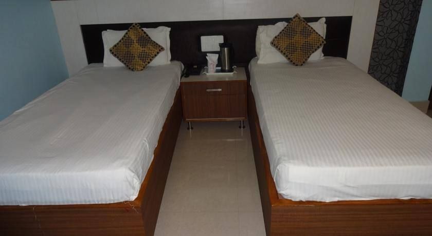 Hotel Om Regency Deluxe Room 2