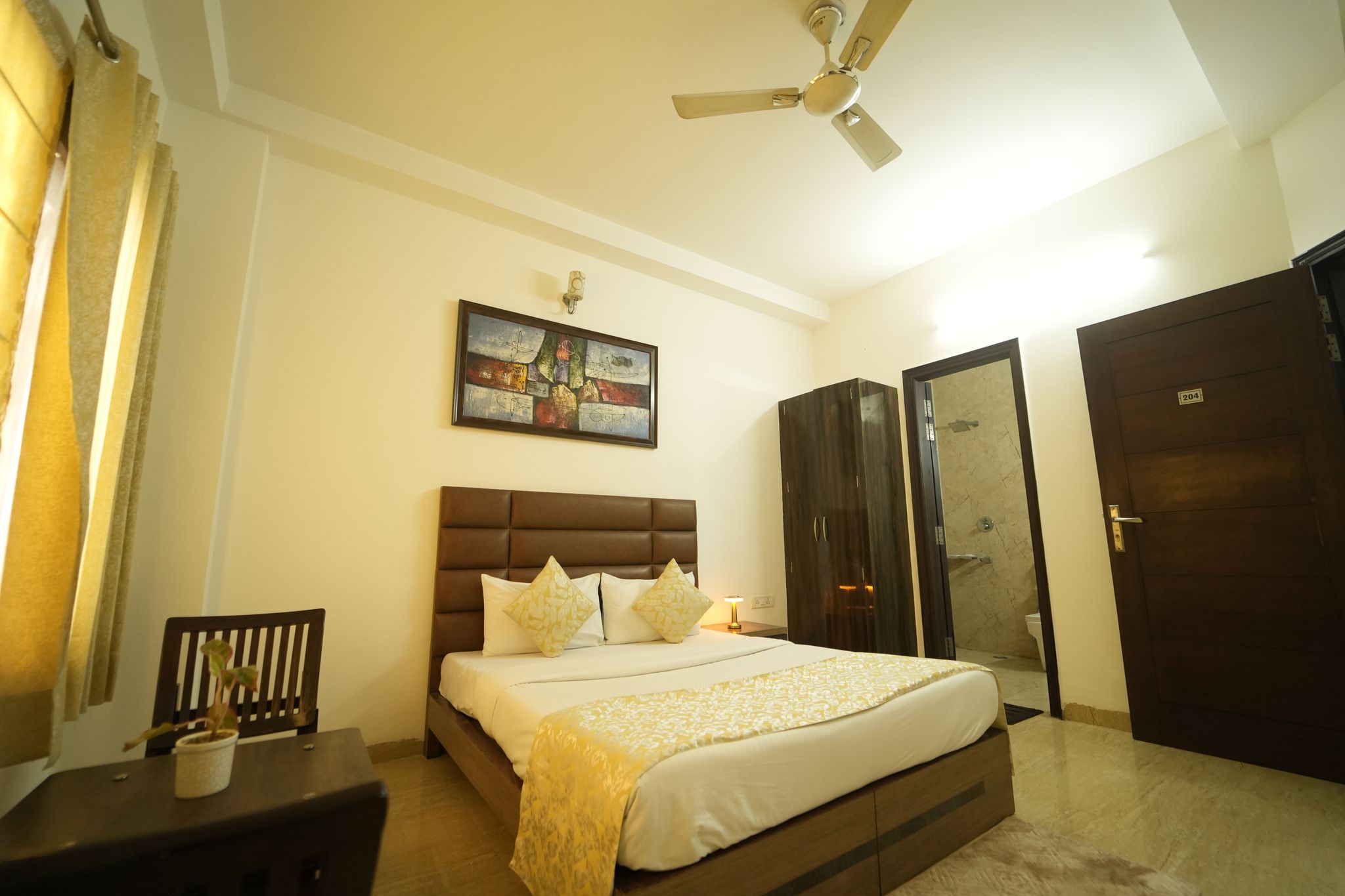  Hotel  Runway Residency, Pitampura Deluxe Room 3