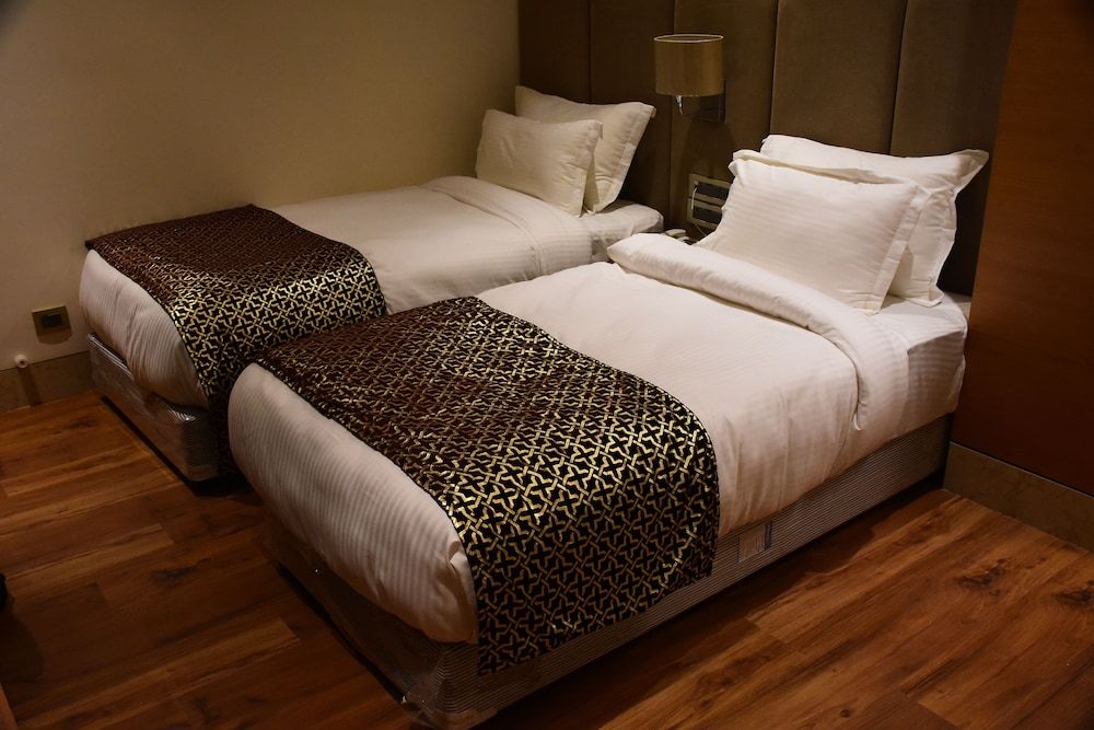 HOTEL ORCHID BLU Cabana Room 3