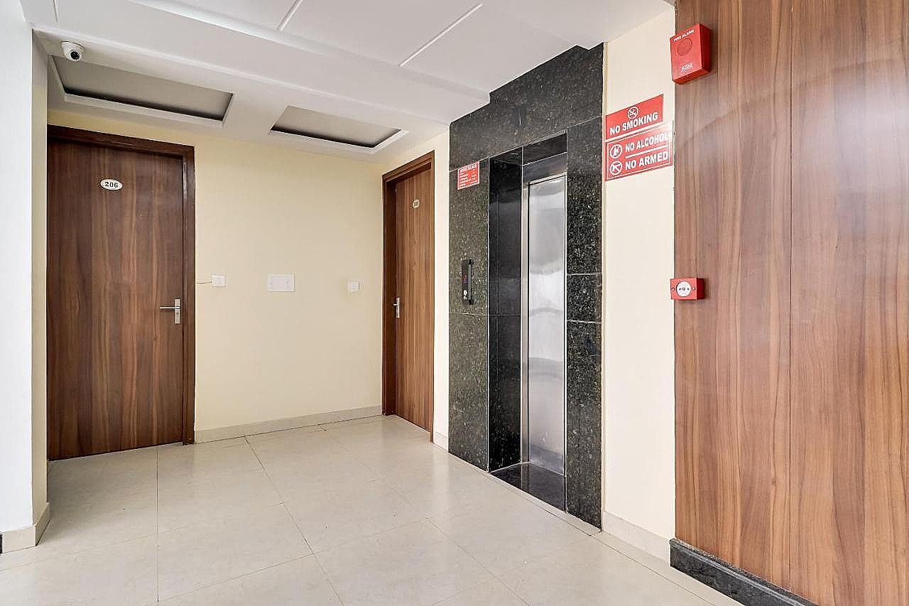 undefined Super Capital O Seven Wonders Inn Near Sahara Ganj Mall 5