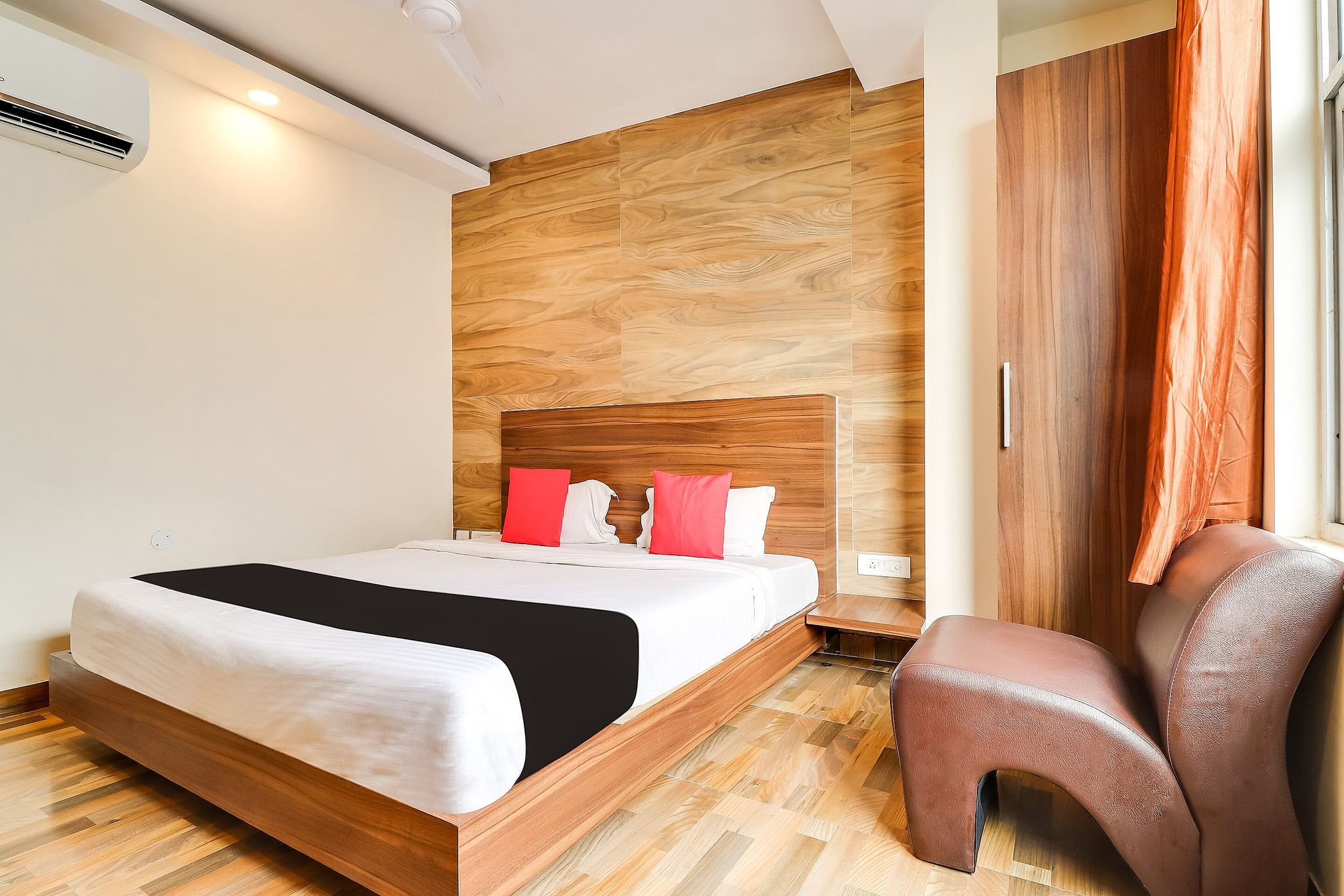 undefined Super Capital O Seven Wonders Inn Near Sahara Ganj Mall 8