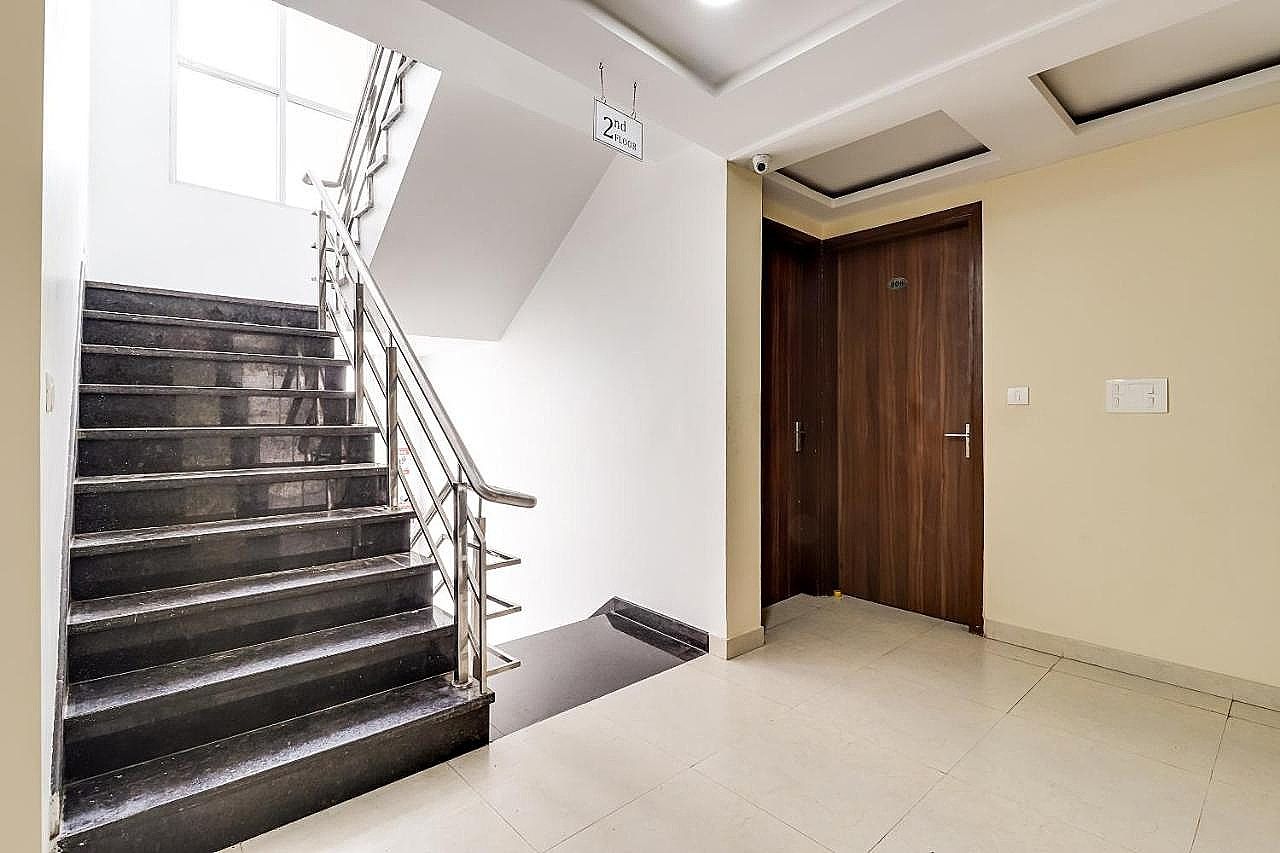 undefined Super Capital O Seven Wonders Inn Near Sahara Ganj Mall 4