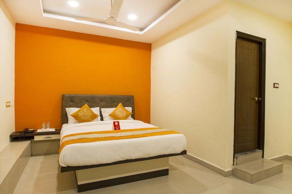 OYO 3968 Chandras Residency Double or Twin Room 4