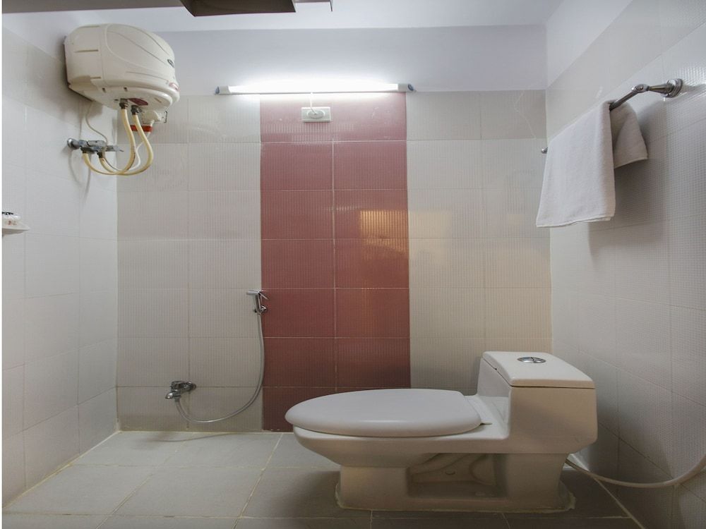 OYO 3968 Chandras Residency Double or Twin Room 6