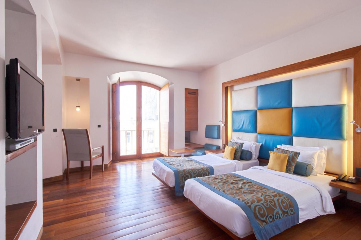 The Promenade Pondicherry Deluxe Room, 2 Twin Beds 2
