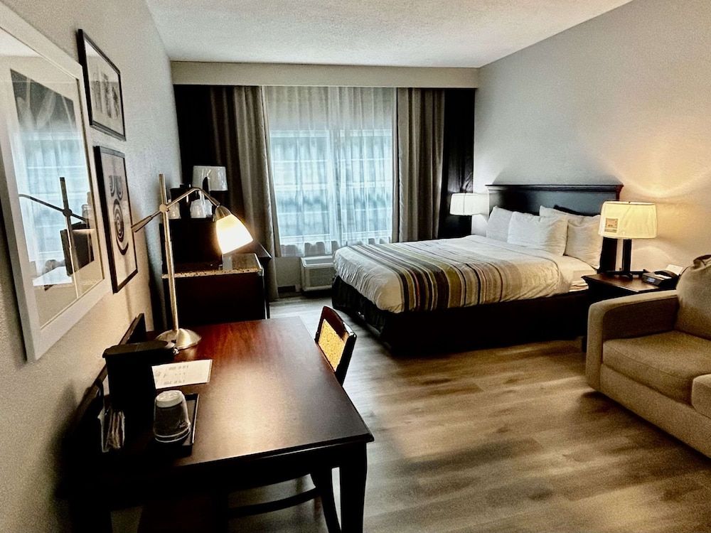 Studio, 1 King Bed, Accessible, Non Smoking (Hearing Impaired Accessible)