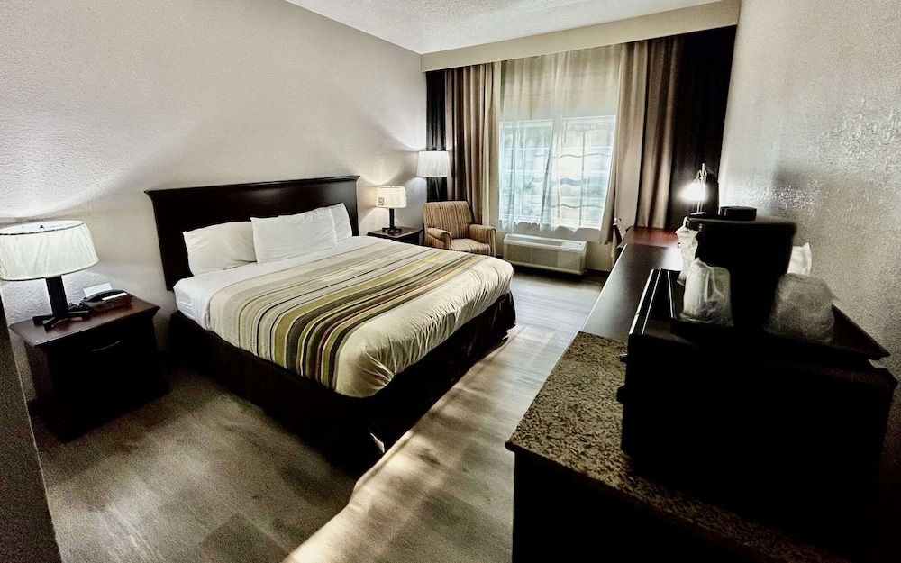 Room, 1 King Bed, Accessible, Non Smoking