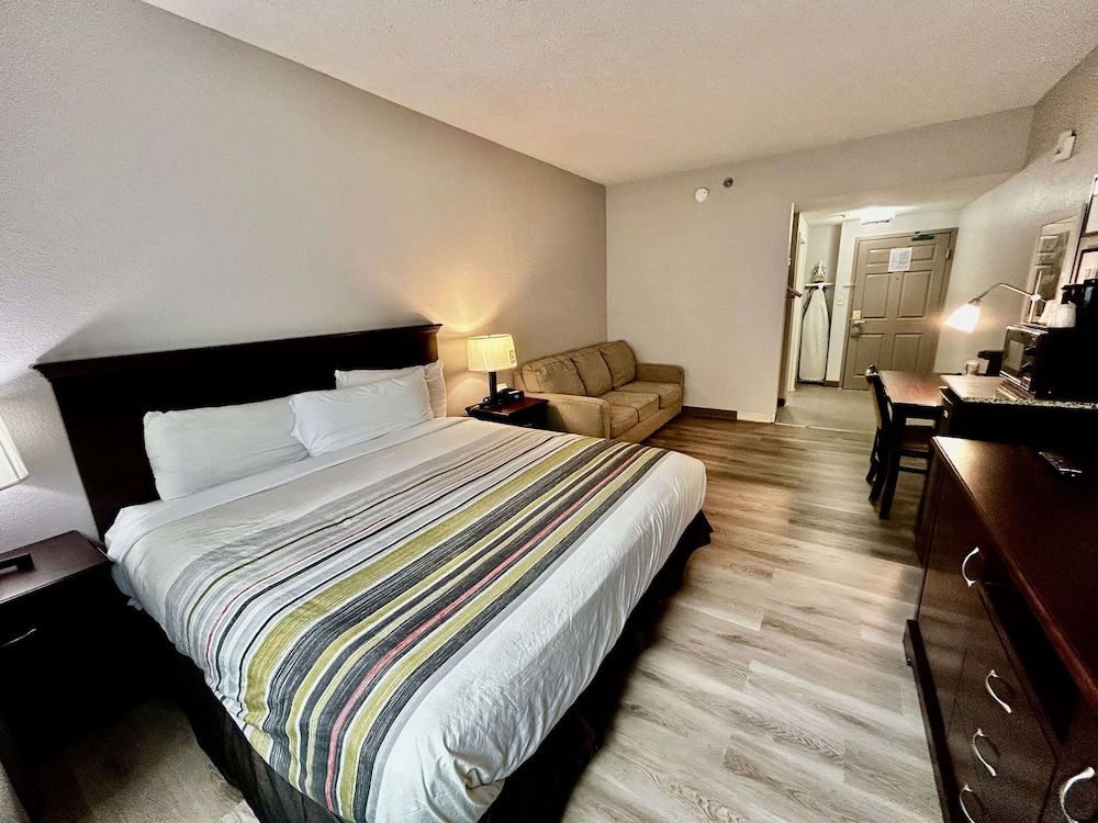 Studio, 1 King Bed, Accessible, Non Smoking (Hearing Impaired Accessible)