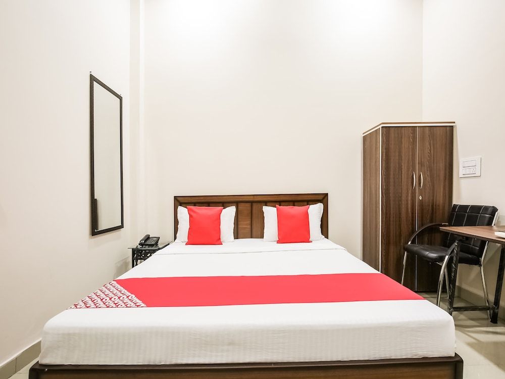 undefined OYO 47577 Hotel Goldenland 10