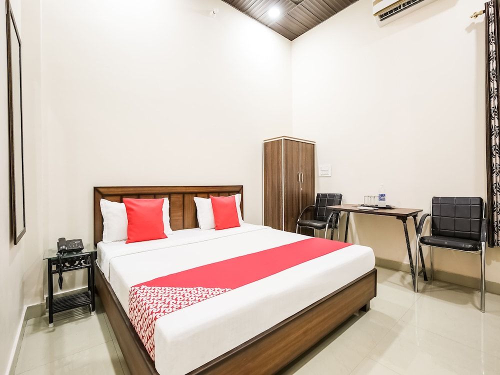 OYO 47577 Hotel Goldenland Double or Twin Room 5