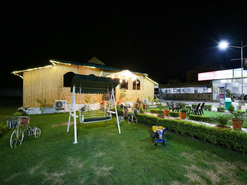 undefined OYO 47577 Hotel Goldenland 3