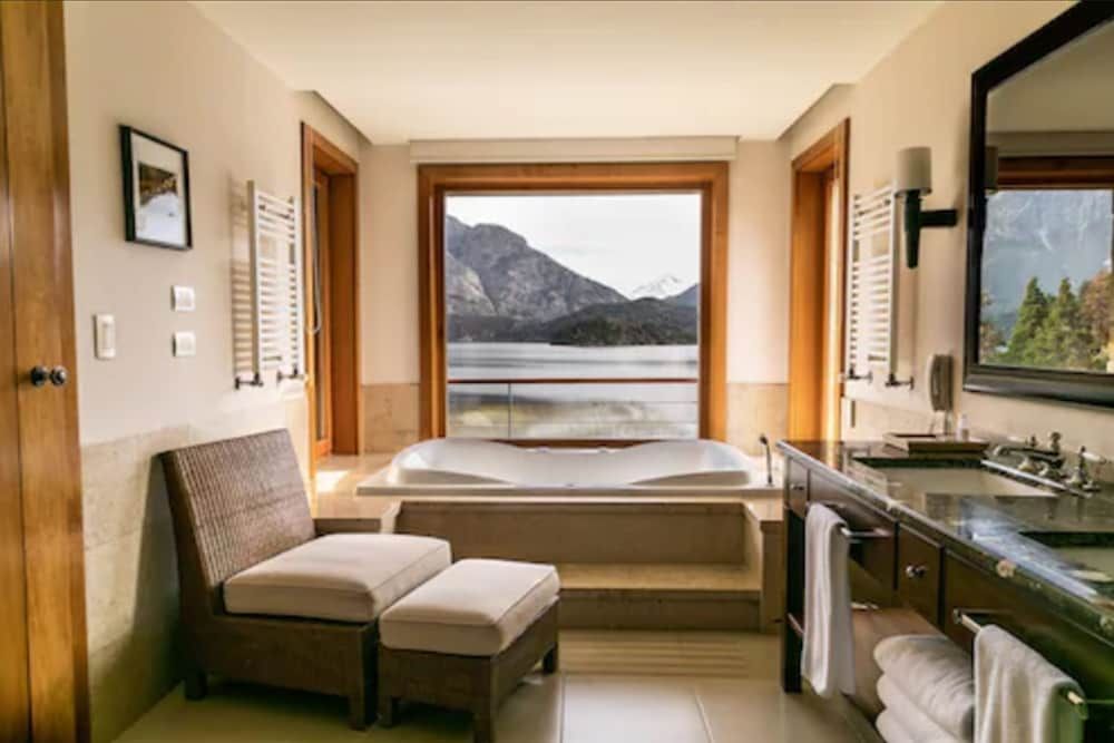 Llao Llao Resort Golf & Spa Deluxe Suite, 1 King Bed, Balcony, Lake View 13