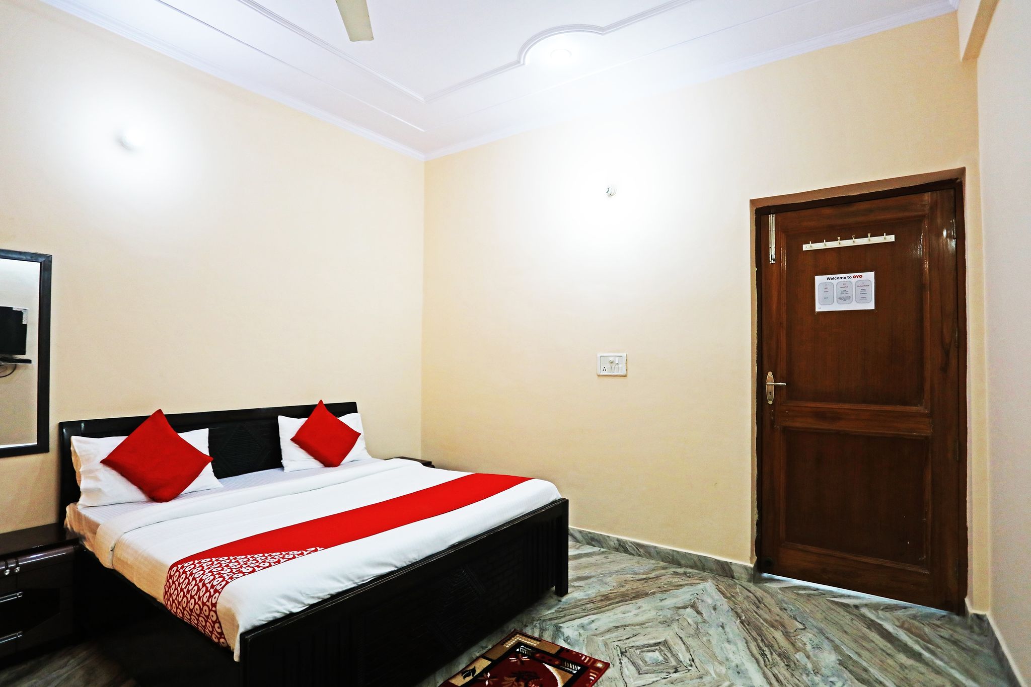 OYO Shree Krishna Resort Classic 10