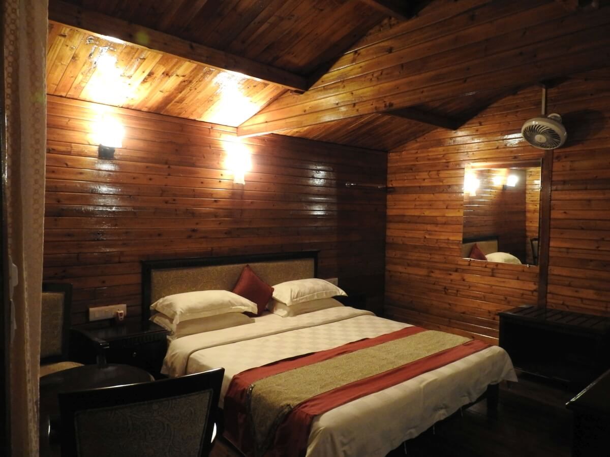 River Roost Resorts Wood Cabin